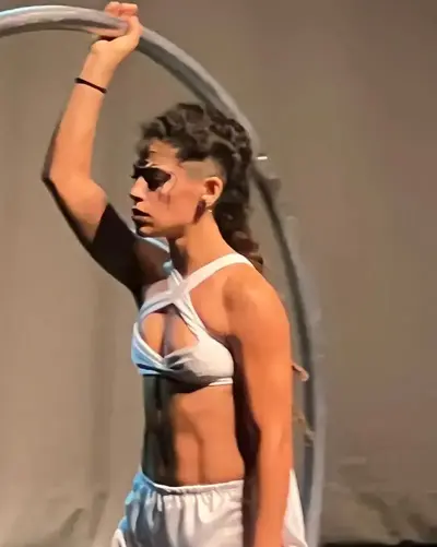 Número de circo contemporáneo de Guerreras.